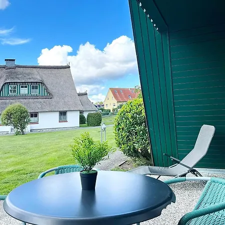 An Der Steilkueste Finnhuette 03 *